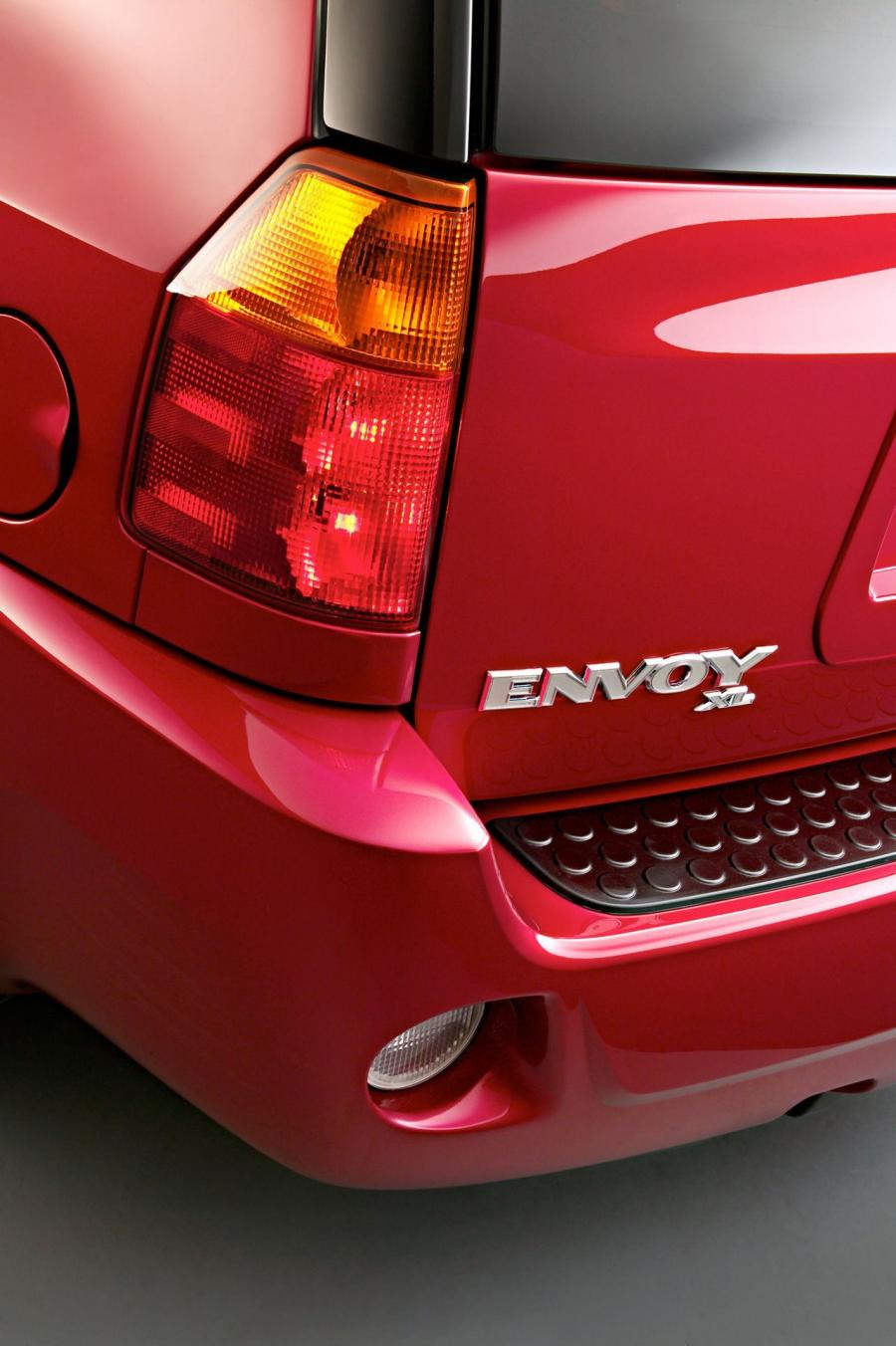 GMC Envoy XL Denali 2005 года  (фото 2 из 22)